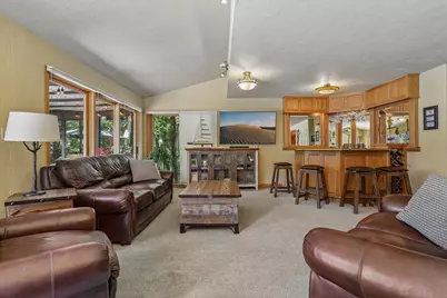 5946 N River Bay Rd, Racine, WI 53185 - Photo 10