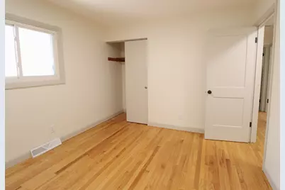 6520 N 56th St, Milwaukee, WI 53223 - Photo 12