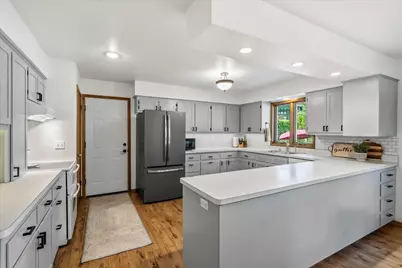 1630  11th Ave, Grafton, WI 53024 - Photo 8