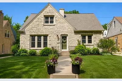 125 N 85th St, Wauwatosa, WI 53226 - Photo 1