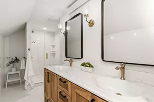 125 N 85th St, Wauwatosa, WI 53226 - Photo 12