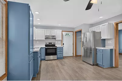 4230 N 45th Pl, Milwaukee, WI 53216 - Photo 6