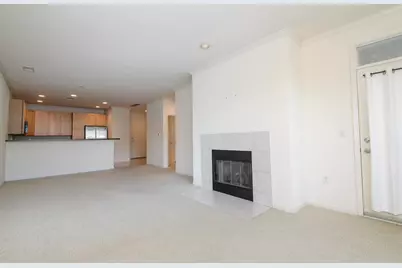 3872 S Lake Dr #101, Saint Francis, WI 53235 - Photo 6