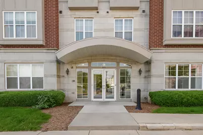 3872 S Lake Dr #101, Saint Francis, WI 53235 - Photo 2