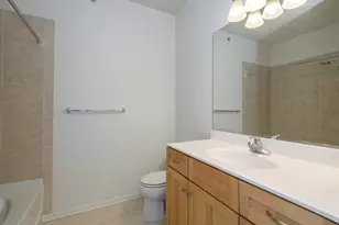 3872 S Lake Dr, Saint Francis, WI 53235 - Photo 16
