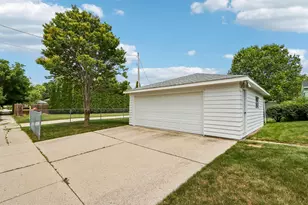 601 Western Ave, Waukesha, WI 53188 - Photo 26