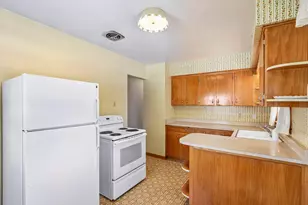 601 Western Ave, Waukesha, WI 53188 - Photo 6