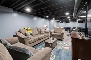 8242 W Luscher Ave, Milwaukee, WI 53218 - Photo 8