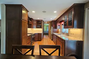 2127 Crestview Ct, Wauwatosa, WI 53226 - Photo 14