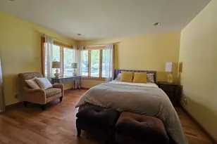 2127 Crestview Ct, Wauwatosa, WI 53226 - Photo 20