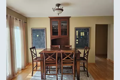 2127 N Crestview Ct, Wauwatosa, WI 53226 - Photo 12