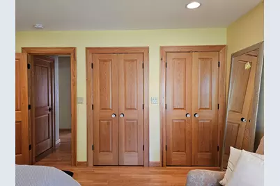 2127 N Crestview Ct, Wauwatosa, WI 53226 - Photo 22