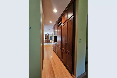 2127 N Crestview Ct, Wauwatosa, WI 53226 - Photo 34