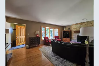 2127 N Crestview Ct, Wauwatosa, WI 53226 - Photo 40