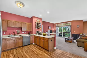 2224 W Vista Bella Dr, Oak Creek, WI 53154 - Photo 4