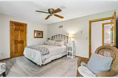 W288N3341  Lost Creek Ct, Delafield, WI 53072 - Photo 48