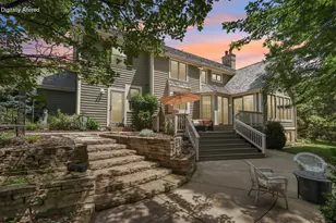 W288N3341 Lost Creek Ct, Delafield, WI 53072 - Photo 4