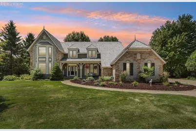 W288N3341  Lost Creek Ct, Delafield, WI 53072 - Photo 2