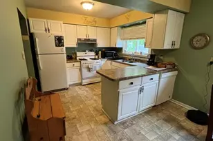 2504 S 8th St, Manitowoc, WI 54220 - Photo 10