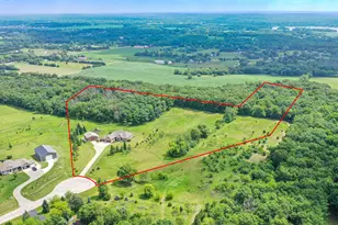 S106W36642 Saddle Ridge Dr, Eagle, WI 53119 - Photo 2