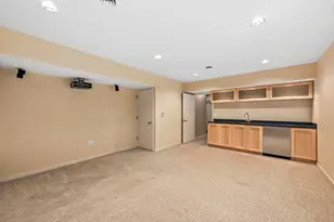 827 E Reservoir Ave, Milwaukee, WI 53212 - Photo 26