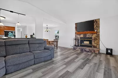 1447  Warwick Way, Racine, WI 53406 - Photo 6