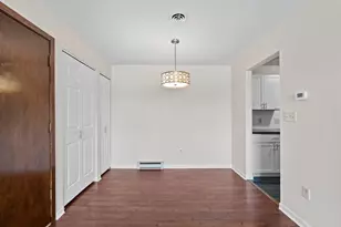 10364 W Whitnall Edge Ct, Franklin, WI 53132 - Photo 6