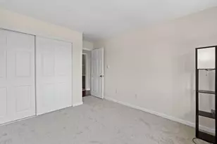 10364 W Whitnall Edge Ct, Franklin, WI 53132 - Photo 12