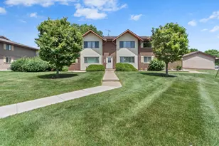 10364 W Whitnall Edge Ct, Franklin, WI 53132 - Photo 1