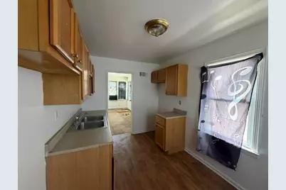 5003 N 37th St, Milwaukee, WI 53209 - Photo 4