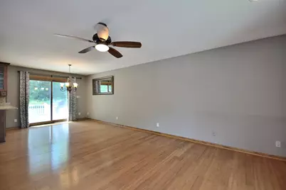 2005  Harris-Highland Dr, Waukesha, WI 53188 - Photo 8