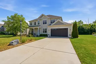 W136N6052 Weyer Farm Dr, Menomonee Falls, WI 53051 - Photo 4