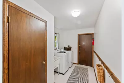 N76W14597  North Point Dr, Menomonee Falls, WI 53051 - Photo 18