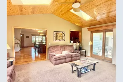 1035  Laager Ln, Oshkosh, WI 54902 - Photo 18