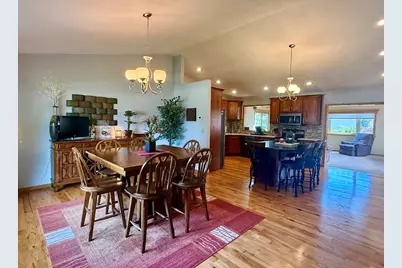 1035  Laager Ln, Oshkosh, WI 54902 - Photo 4