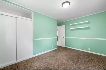 4366 S 72nd St, Greenfield, WI 53220 - Photo 18