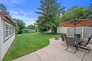 4366 S 72nd St, Greenfield, WI 53220 - Photo 6