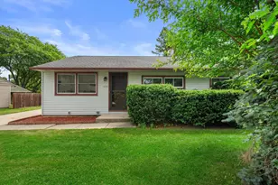 4366 S 72nd St, Greenfield, WI 53220 - Photo 2