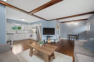4366 S 72nd St, Greenfield, WI 53220 - Photo 8