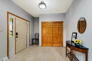 3822 S Centennial Cir, Milwaukee, WI 53221 - Photo 4
