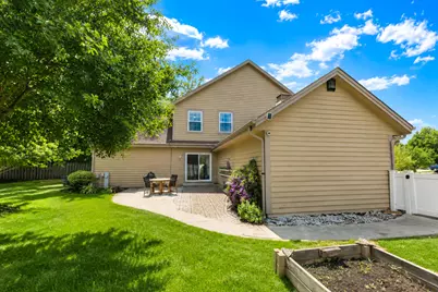 3822 S Centennial Cir, Milwaukee, WI 53221 - Photo 32