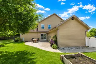 3822 S Centennial Cir, Milwaukee, WI 53221 - Photo 32