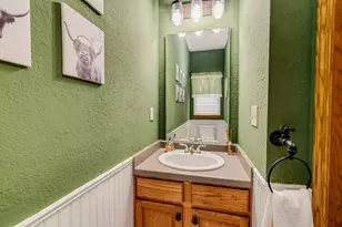 3822 S Centennial Cir, Milwaukee, WI 53221 - Photo 12