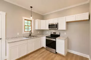 709 Wolcott St, Sparta, WI 54656 - Photo 2