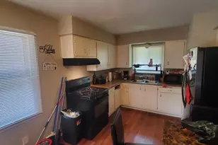 6716 N 55th St, Milwaukee, WI 53223 - Photo 2