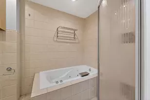 807 E Wahner Pl, Bayside, WI 53217 - Photo 20