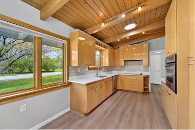 807 E Wahner Pl, Bayside, WI 53217 - Photo 6