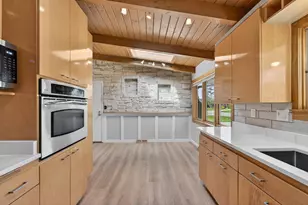 807 E Wahner Pl, Bayside, WI 53217 - Photo 4