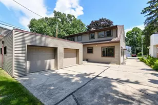 5769 N River Forest Dr, Glendale, WI 53209 - Photo 38