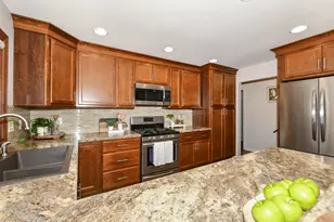 5769 N River Forest Dr, Glendale, WI 53209 - Photo 18